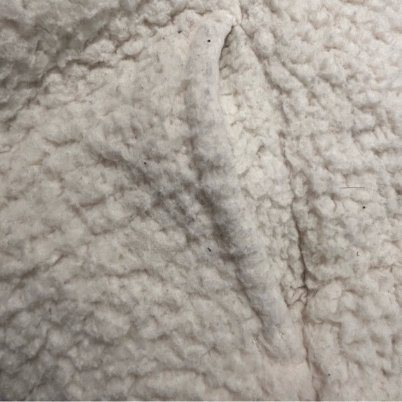 AIRIE Sz L Cozy Cream Sherpa Pullover With Snap Closure Funnel Neck Long Sleeves - Picture 7 of 9